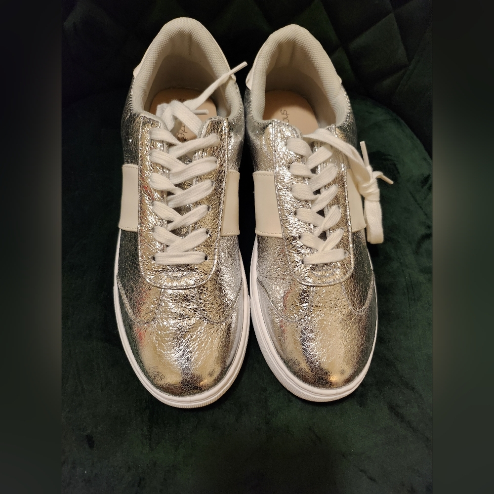 Size 9 Silver Sneakers